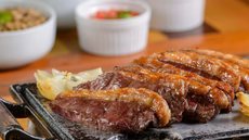 Crise ambiental e seca afetam diretamente o custo da carne e de outros alimentos essenciais - Imagem: Reprodução / Freepik