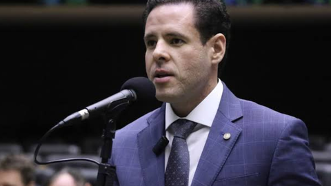 Projeto apresentado na Câmara dos Deputados propõe impedir qualquer forma de clemência penal para condenados por crimes praticados contra crianças - Imagem: Reprodução
