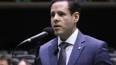 Projeto apresentado na Câmara dos Deputados propõe impedir qualquer forma de clemência penal para condenados por crimes praticados contra crianças - Imagem: Reprodução