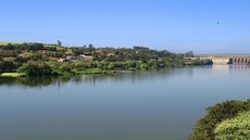 Sabesp afirma que interrompeu o lançamento de esgoto no Rio Tietê neste sábado - Imagem: Reprodução / Wikipédia / José Reynaldo da Fonseca