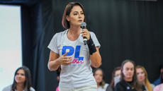 Michelle Bolsonaro anunciou sua saída da presidência do PL Mulher e afirmou que passará a dedicar se integralmente aos cuidados da família. - Imagem: Reprodução