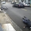Imagens mostram o momento do acidente que deixou o policial ferido - Imagem: Reprodução