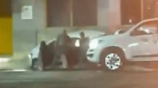 PMs atiram dentro de carro e matam dois suspeitos em SP - Imagem: Reprodução/TV Globo