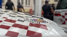 A mãe da jovem relata o trauma enfrentado pela filha e a tentativa de contato com os policiais após o incidente. - Imagem: Divulgação / PM-SP