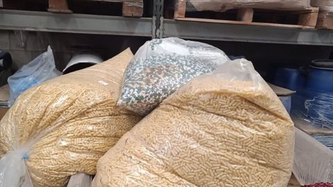 Polícia desarticula fábrica clandestina de medicamentos e suplementos - Imagem: Divulgação / Polícia Civil