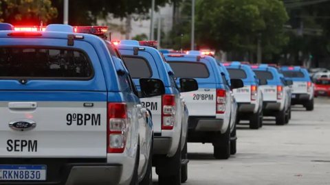 As operações da PM resultaram na apreensão de 213 facas e objetos cortantes - Imagem: Reprodução / Tânia Rêgo / Agência Brasil