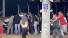 Vídeo mostra policial militar sendo brutalmente agredido por populares durante ocorrência - Imagem: reprodução