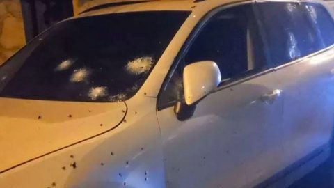 Casa e carro de policial são fuzilados com mais de 100 tiros; assista vídeo - Imagem: reprodução Twitter @pulsourbanosnt