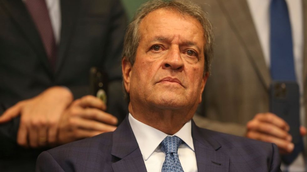 Dino aponta Valdemar Costa Neto como suspeito de desvio de R$ 119 milhões em emendas