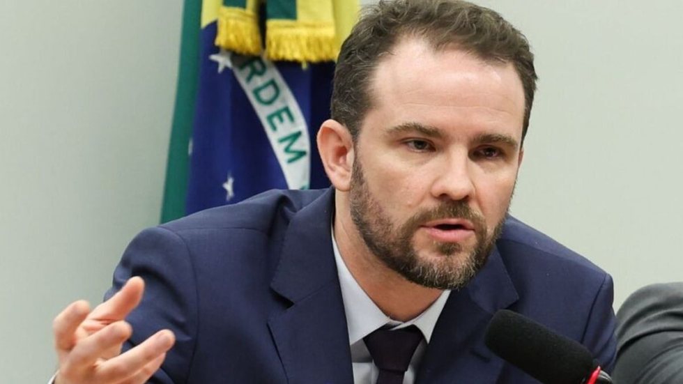 Ministro da Fazenda chama Javier Milei de "palhaço" e aumenta tensão entre Brasil e Argentina