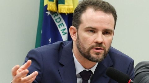 Durigan enfatizou que o Brasil apresenta indicadores econômicos positivos, apesar das críticas de Milei sobre uma possível crise de dívida - Imagem: Reprodução
