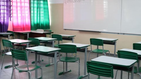 A proposta, de autoria do ex-deputado Goulart, reflete a necessidade de medidas mais rigorosas para coibir agressões a educadores e profissionais de saúde - Imagem: Reprodução/Rovena Rosa/Agência Brasil