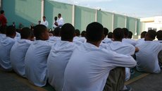 A constitucionalidade da proposta e suas implicações no sistema penitenciário brasileiro são pontos centrais nas discussões atuais - Imagem: Divulgação