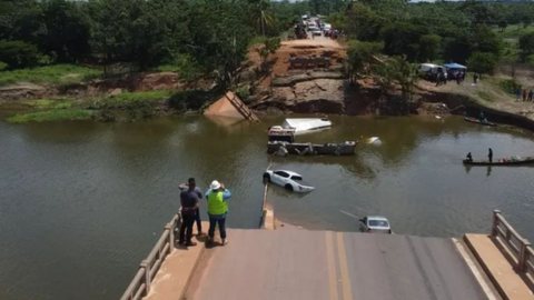 Ponte que desabou no km 25 da BR-319, no Careiro, em Manaus, no estado do Amazonas. - Imagem: reprodução I G1