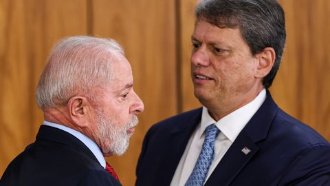 Presidente Luiz Inácio Lula da Silva e o governador de São Paulo, Tarcísio de Freitas - Imagem: Reprodução / Agência Brasil / Marcelo Camargo