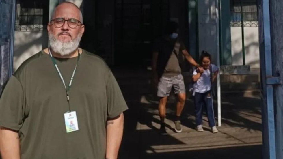 Porteiro recém-treinado em primeiros socorros salva vida de aluno em escola no litoral de SP - Imagem: reprodução grupo bom dia