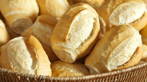 Pesquisa revela que pão francês pode custar até 61% mais caro dependendo da padaria - Imagem: Reprodução / Pinterest