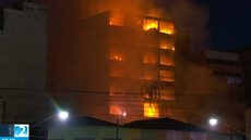 SP2 revela como ficou a parte interna do prédio da região da 25 de Março que pegou fogo - Foto: Reprodução / Globo; SP2