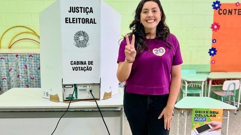 Pricila Gambale, primeira prefeita reeleita do município de Ferraz de Vasconcelos - Imagem: Reprodução  / Instagram  / @pricilagabale