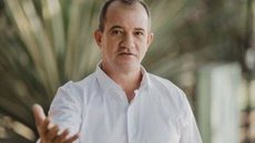 Prefeito Leitinho “premia” auxiliar que manifestou preconceito - Imagem: Reprodução / Redes Sociais