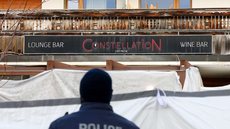 Bar em estação de esqui na cidade suíça de Crans-Montana foi destruído por incêndio que deixou 41 mortos. - Imagem: REUTERS/Denis Balibouse