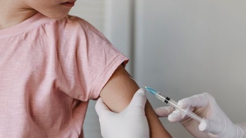 Público-alvo é composto por adolescentes entre 10 e 14 anos - Imagem: Reprodução / Freepik