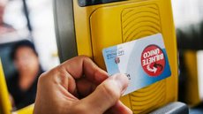 Prefeitura lança pagamento por celular em ônibus da capital - Imagem: Reprodução / Veja / Caio Palazzo