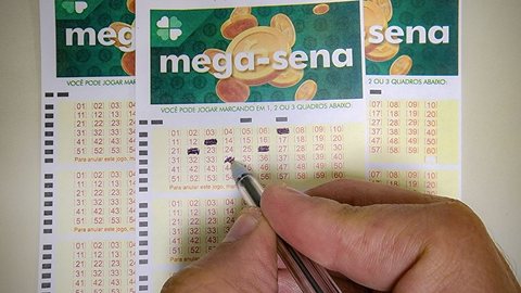 Volantes da Mega Sena - Imagem: Reprodução / Rafa Neddermeyer / Agência Brasil