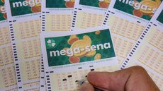 Nenhuma aposta acertou todas as dezenas no concurso desta semana - Imagem: Reprodução / Rafa Neddermeyer / Agência Brasil