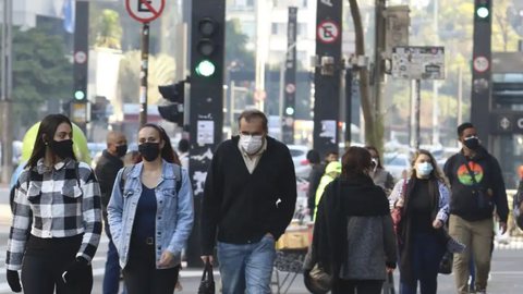 A população deve se preparar para um fim de semana seco, com céu parcialmente nublado e temperaturas amenas durante o dia - Foto: Arquivo/ Agência Brasil