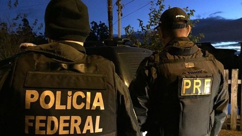 Após críticas, PRF e PF se reúnem para discutir a suspensão de acordos que permitiam a atuação conjunta em investigações de crime organizado. - Imagem: Divulgação / PRF