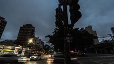Procon-SP aplicou uma multa de R$ 13,3 milhões à concessionária Enel Distribuição São Paulo - Imagem: Reprodução | X (Twitter) - @estadão