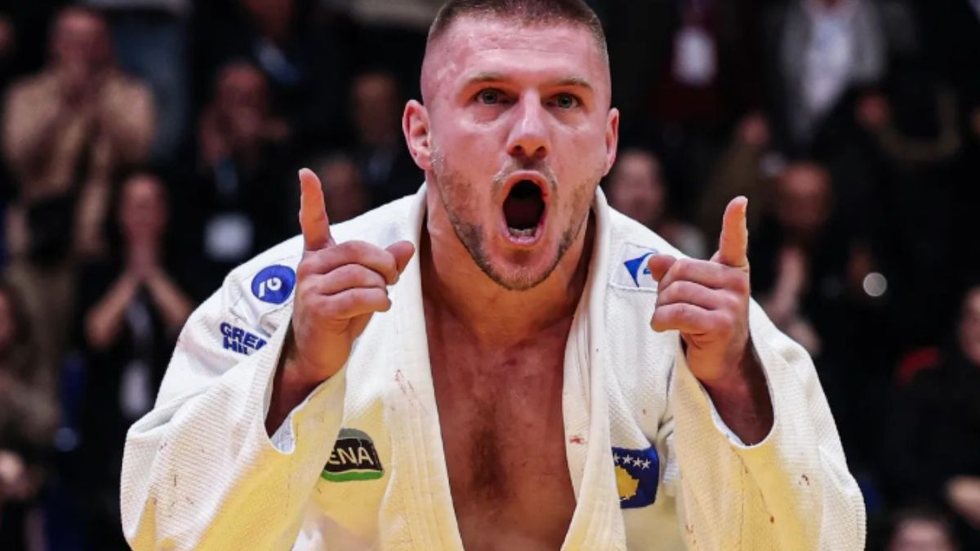 Judoca que eliminou brasileiro é procurado por violência doméstica - Imagem: Reprodução / Instagram / @ akilgjakova