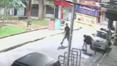 Vítima foi atingida no pescoço e não resistiu aos ferimentos - Imagem: Reprodução / Câmera de Segurança