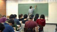 A isenção seria válida para profissionais do ensino de base e superior - Imagem: Reprodução / Agência Brasil