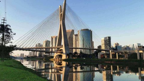 A programação inclui comédias românticas, shows de artistas renomados e eventos culturais para todas as idades - Imagem: Reprodução/Redes Sociais