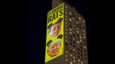 VÍDEO: projeção em Nova York chama Bolsonaro e aliados de "ratos" - Imagem: reprodução redes sociais