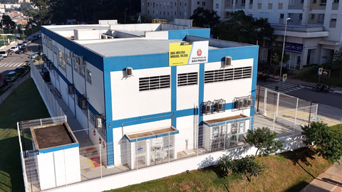 Com mais de 1.500 m², UBS Helena Miguel Rezek reúne consultórios, farmácia, sala de vacinação e serviços de diferentes especialidades para a população local - Imagem: JFDiorio/PrefSP