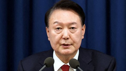 Proposta de impeachment contra presidente sul-coreano é apresentada após lei marcial - Imagem: Reprodução / X / @DailyMail