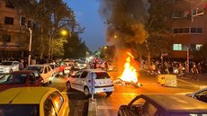 Protestos se intensificam no Irã e número de mortos sobe - Imagem: reprodução grupo bom dia