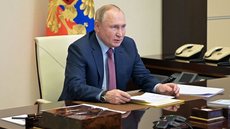 Putin assina decreto para o uso de armas nucleares pelas Forças Armadas russas - Imagem: Reprodução / X / @KremlinRussia_E