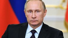 Os termos de Putin para um acordo incluem neutralidade da Ucrânia e reconhecimento das conquistas territoriais russas - Imagem: Reprodução / X / @RussianSpoof