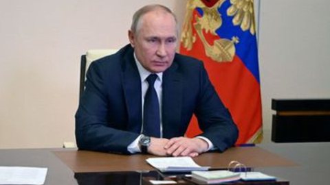 Putin assina decreto para aumentar tamanho das Forças Armadas russas - Imagem: reprodução grupo bom dia