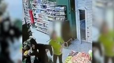 Quadrilha invade mercado fechado e faz oito reféns na Zona Sul - Imagem: Reprodução / TV Globo