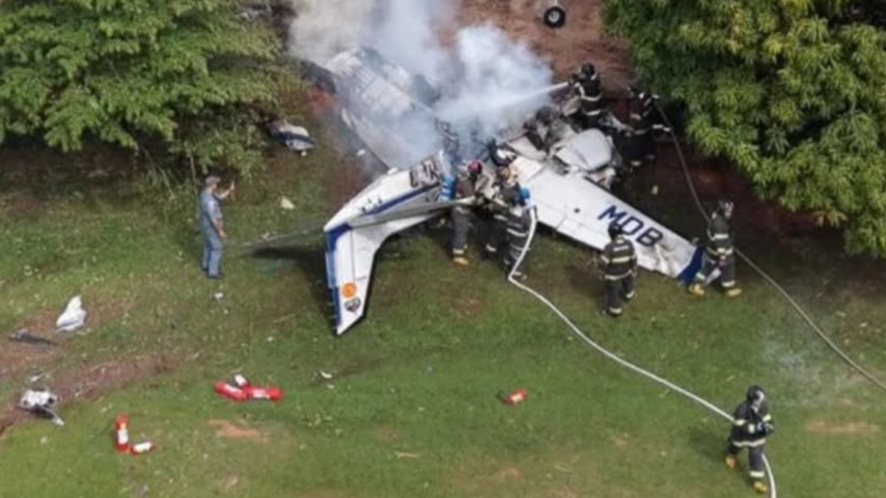 Queda de avião em Marília deixa dois mortos e um ferido no interior de SP