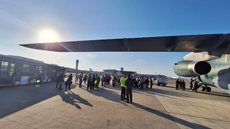 Quinto voo da FAB chega ao Rio de Janeiro, com 215 brasileiros. - Imagem: reprodução I Instagram @fab_oficial
