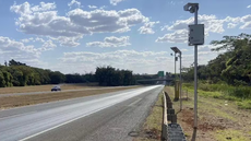 Radar de fiscalização eletrônica instalado na rodovia Mogi–Guararema (SP-66), em Mogi das Cruzes - Imagem: Reprodução