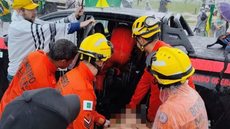 Corpo de Bombeiros socorre vítimas após raio atingir ato político - Imagem: Reprodução / Redes Sociais