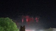VÍDEO - "Raios vermelhos" são flagrados no céu; assista - Imagem: reprodução redes sociais