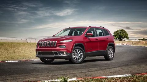 Falha detectada em testes de qualidade motivou recall nacional para prevenir riscos à segurança dos motoristas. - Imagem: Divulgação//Jeep.